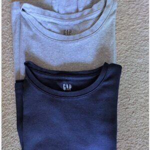 LOT OF 2 GAP MODERN TEE ONE TRUE NAVY, ONE HEATHERED GRAY BOTH SIZE LARGE